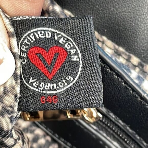 Urban Expressions Black Vegan Leather Saddle Bag Crossbody - Picture 6 of 14